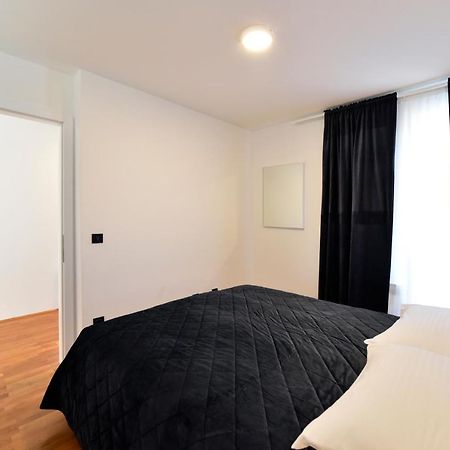 Lavir Apartment With Parking Zagreb Exterior foto
