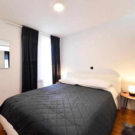 Lavir Apartment With Parking Zagreb Exterior foto