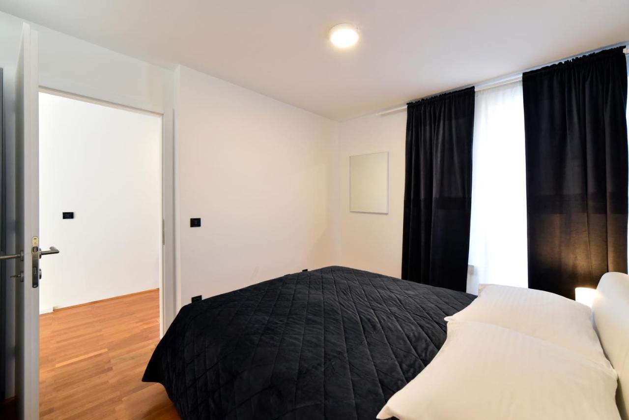 Lavir Apartment With Parking Zagreb Exterior foto